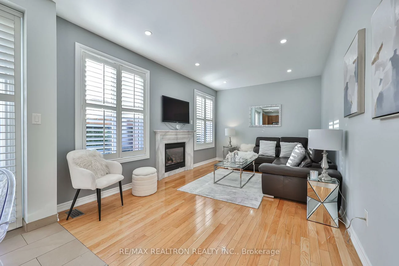 170, Silver Maple, Jefferson, Richmond Hill