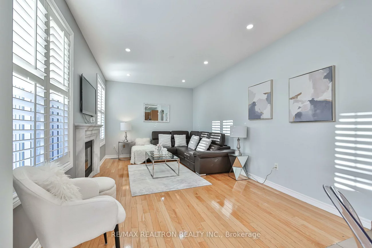 170, Silver Maple, Jefferson, Richmond Hill