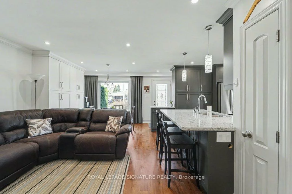 236, Ashlar, Crosby, Richmond Hill