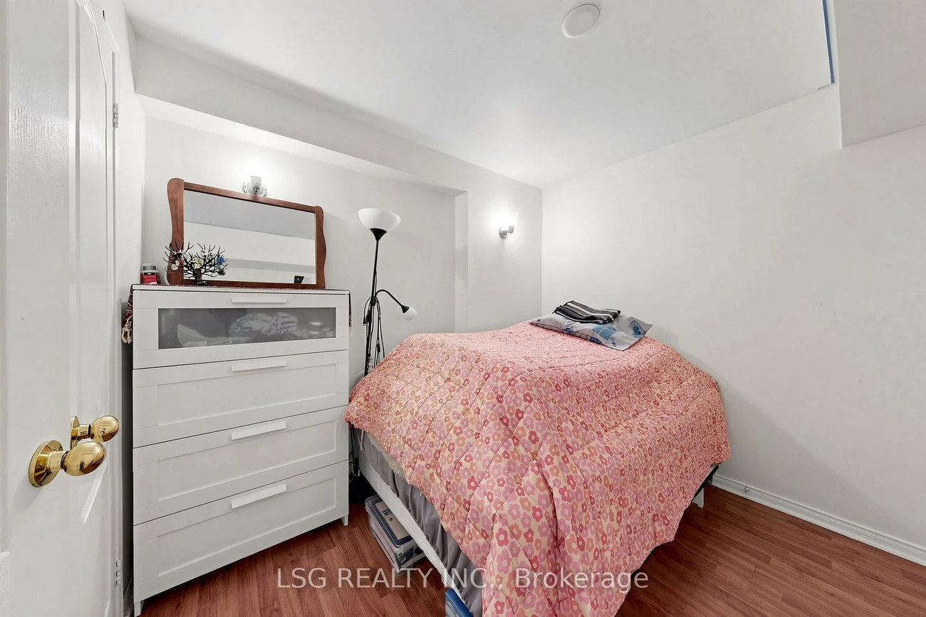 69, Gamble Glen, Westbrook, Richmond Hill