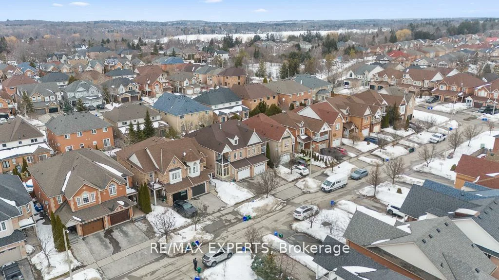62, Colonial, Oak Ridges Lake Wilcox, Richmond Hill