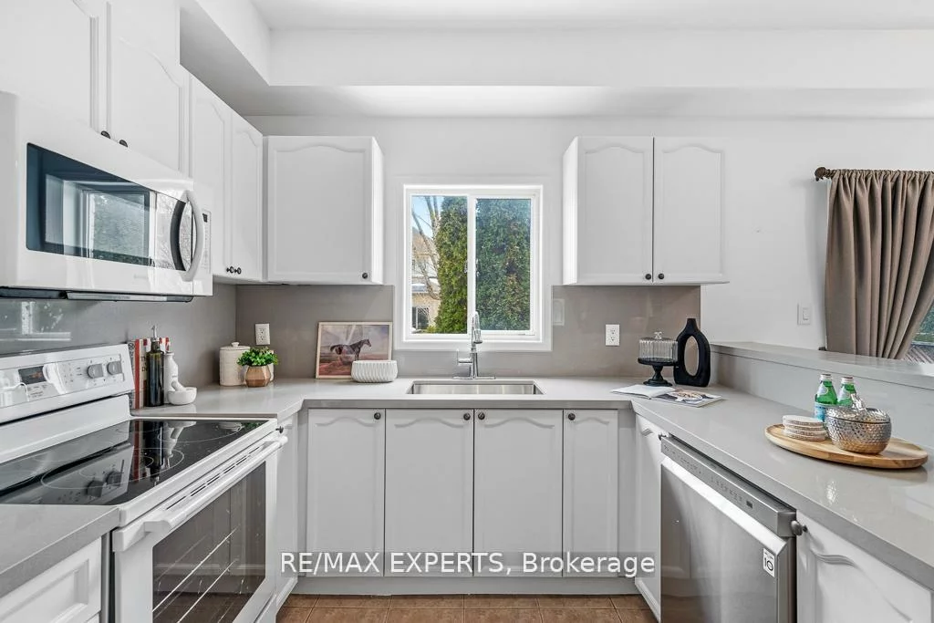 62, Colonial, Oak Ridges Lake Wilcox, Richmond Hill