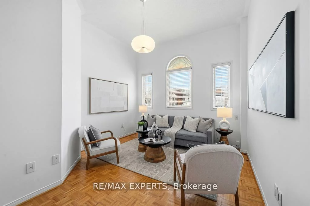 62, Colonial, Oak Ridges Lake Wilcox, Richmond Hill