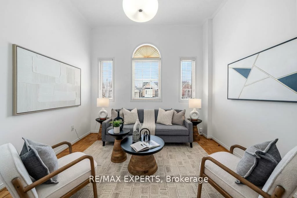 62, Colonial, Oak Ridges Lake Wilcox, Richmond Hill