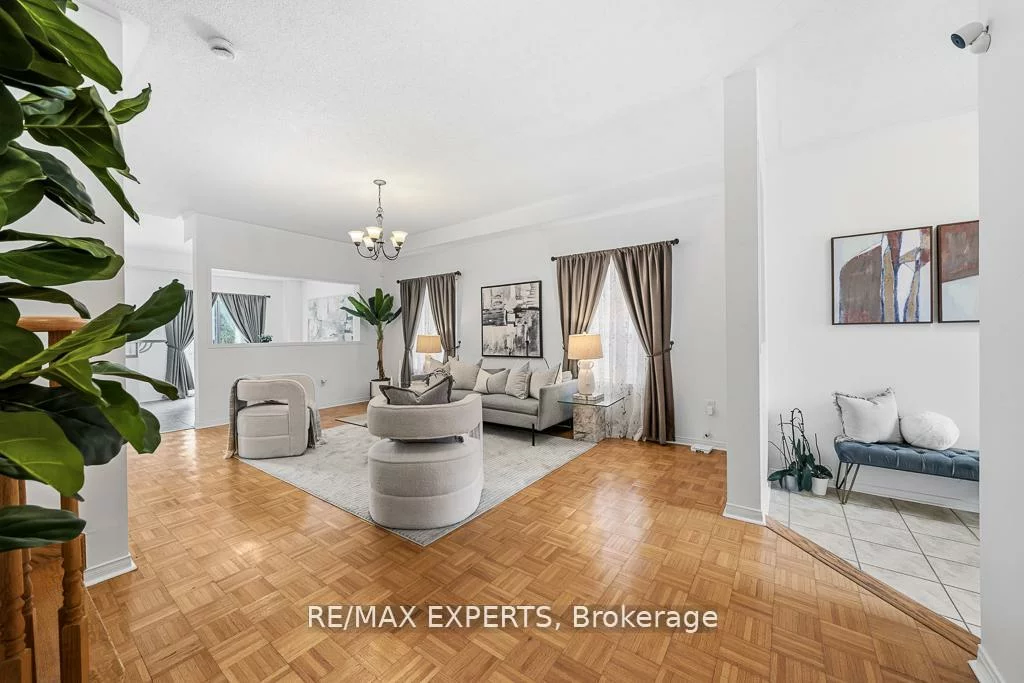 62, Colonial, Oak Ridges Lake Wilcox, Richmond Hill