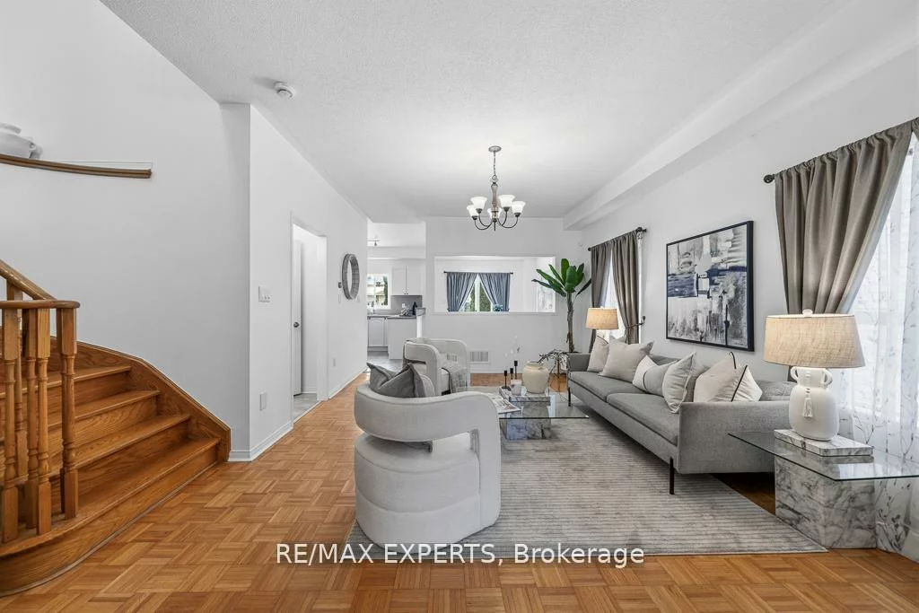 62, Colonial, Oak Ridges Lake Wilcox, Richmond Hill
