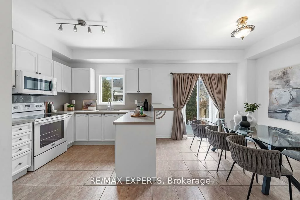 62, Colonial, Oak Ridges Lake Wilcox, Richmond Hill