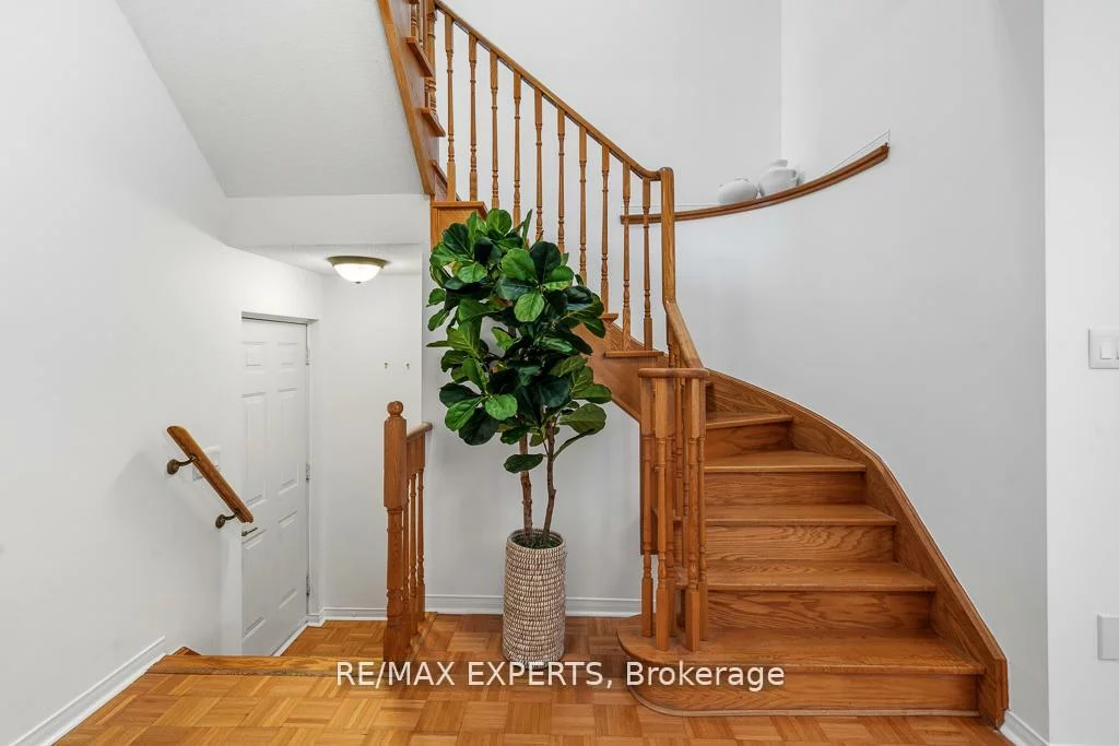 62, Colonial, Oak Ridges Lake Wilcox, Richmond Hill