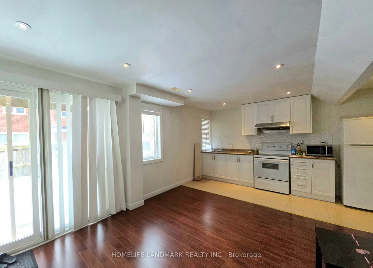 41, Mansard, Jefferson, Richmond Hill