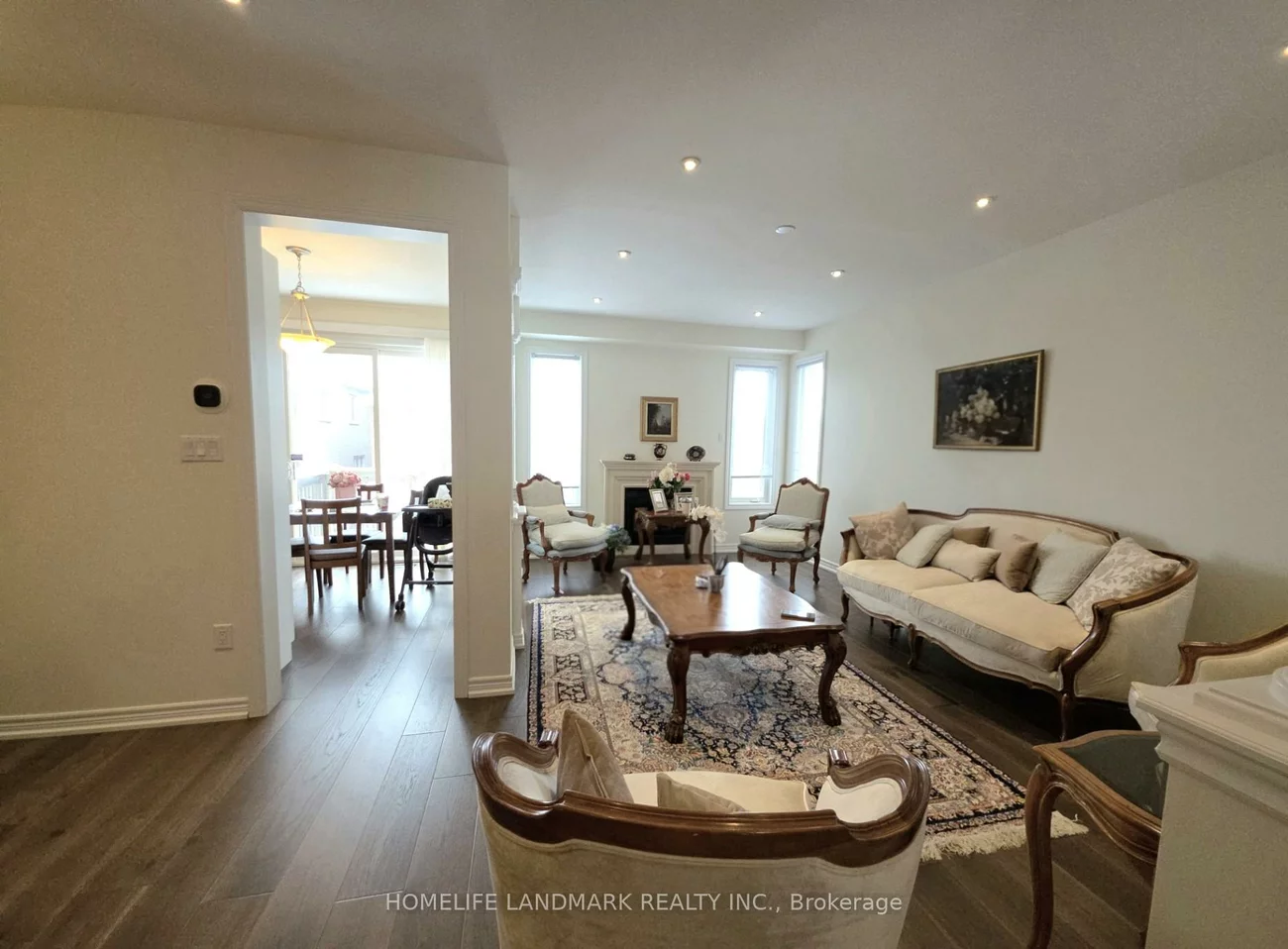 41, Mansard, Jefferson, Richmond Hill
