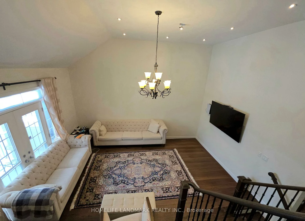 41, Mansard, Jefferson, Richmond Hill