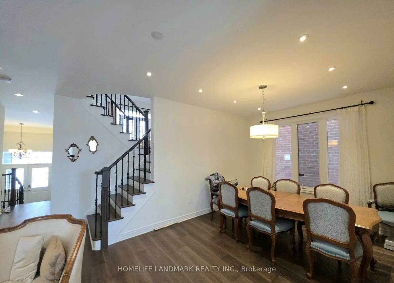 41, Mansard, Jefferson, Richmond Hill
