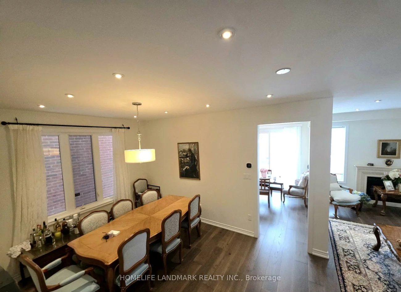 41, Mansard, Jefferson, Richmond Hill