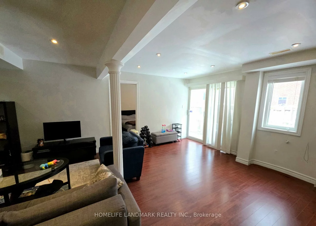 41, Mansard, Jefferson, Richmond Hill
