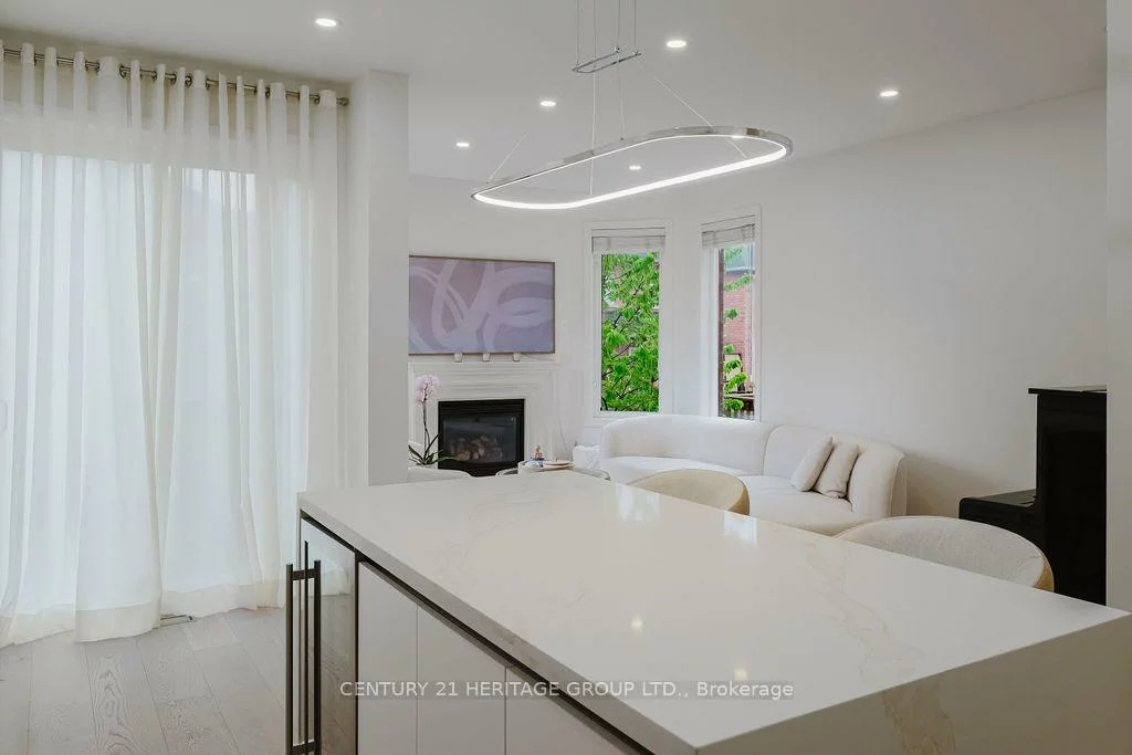 21, Thistle, Jefferson, Richmond Hill