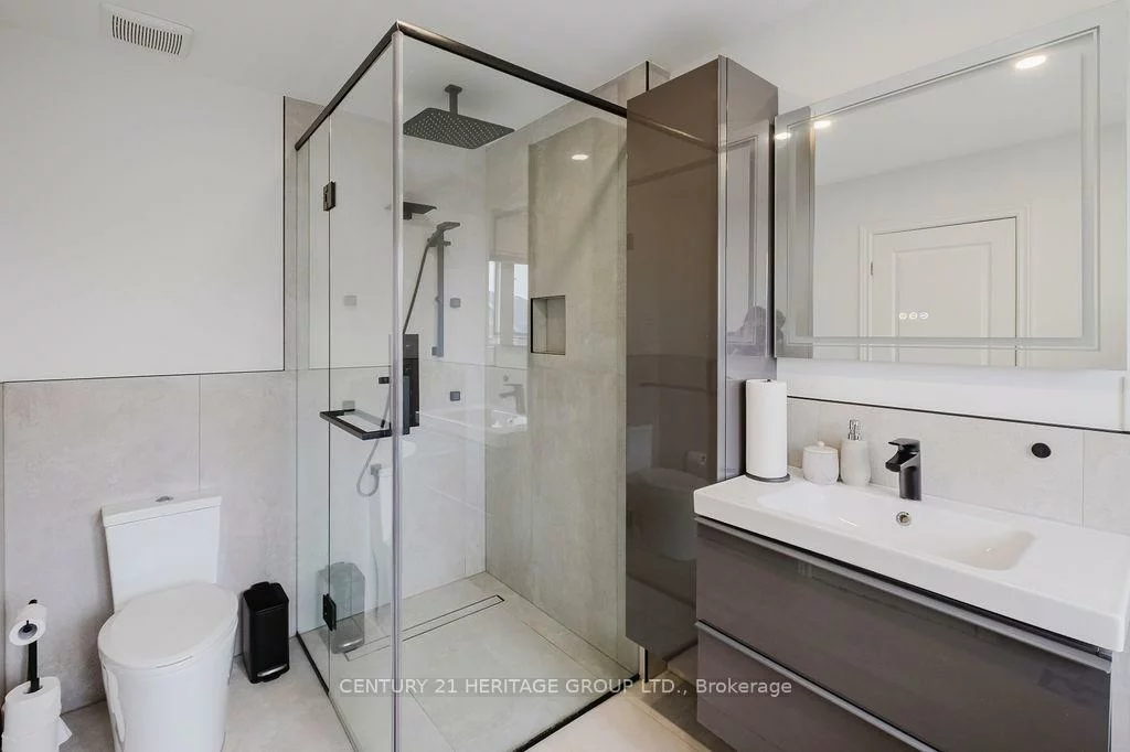 21, Thistle, Jefferson, Richmond Hill