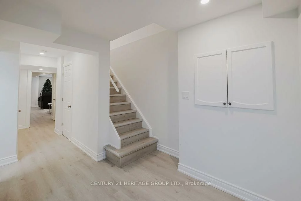 21, Thistle, Jefferson, Richmond Hill