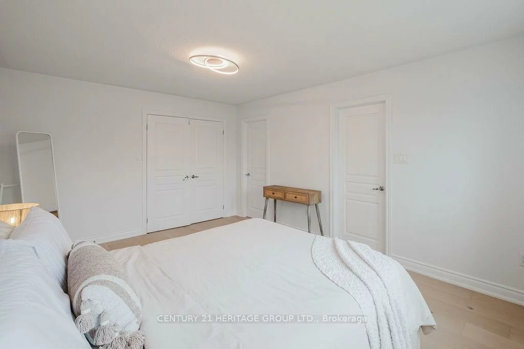 21, Thistle, Jefferson, Richmond Hill