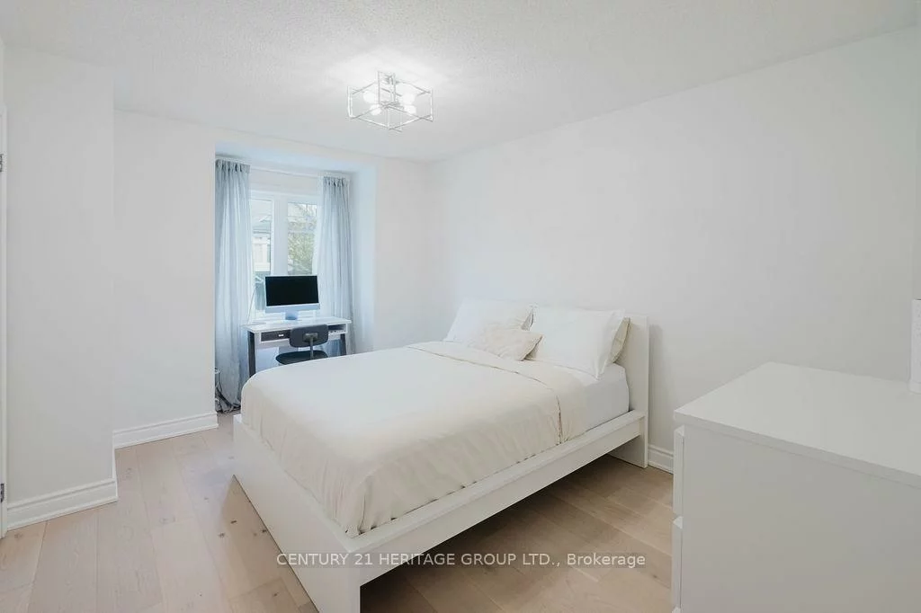 21, Thistle, Jefferson, Richmond Hill