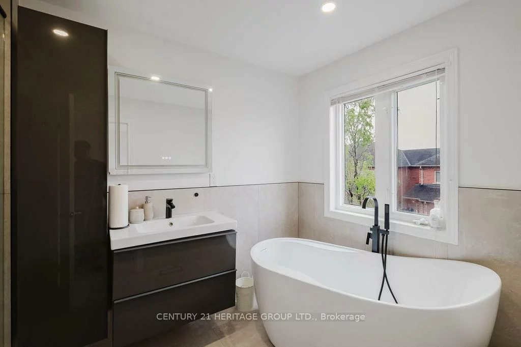 21, Thistle, Jefferson, Richmond Hill