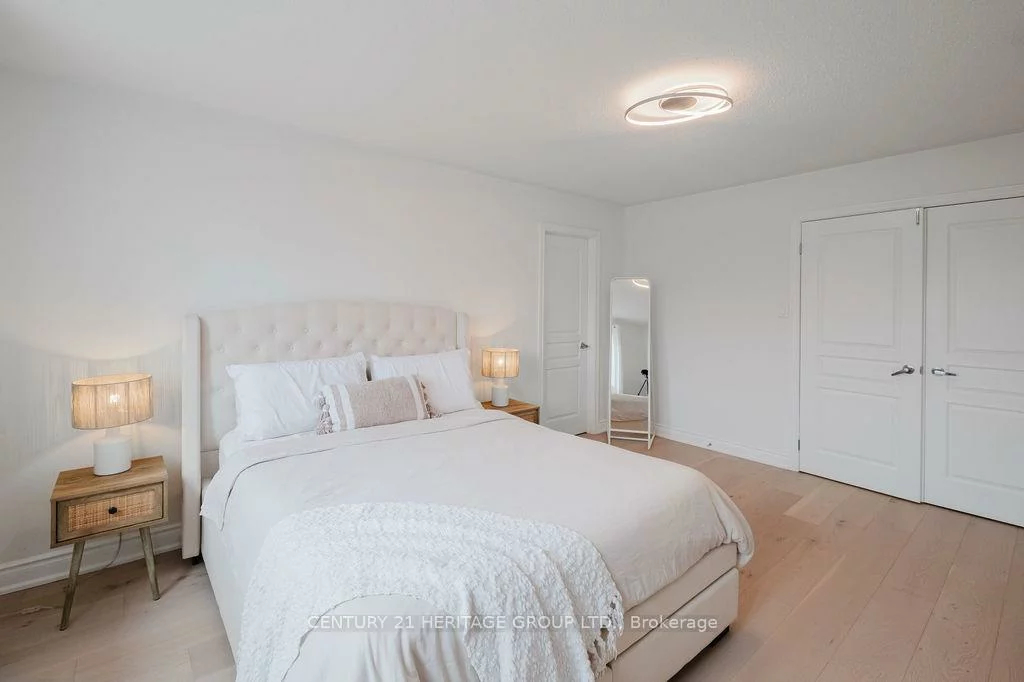 21, Thistle, Jefferson, Richmond Hill
