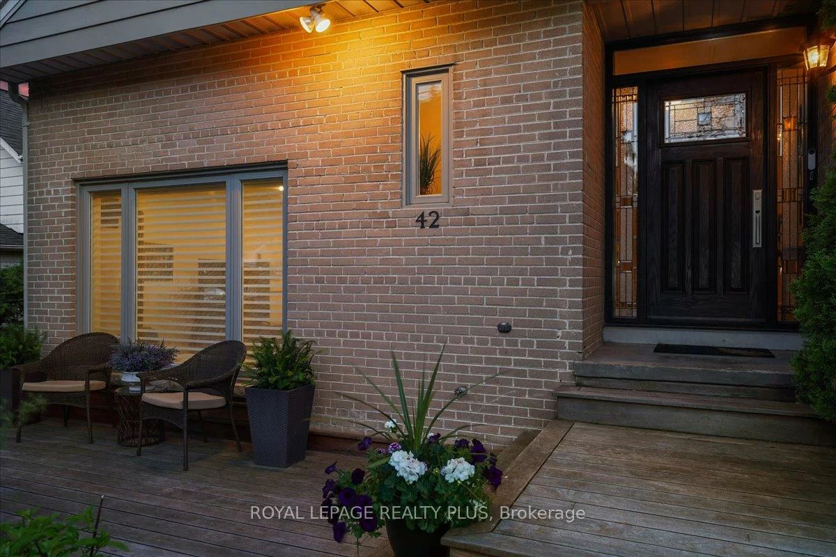 42, Roseview, Crosby, Richmond Hill