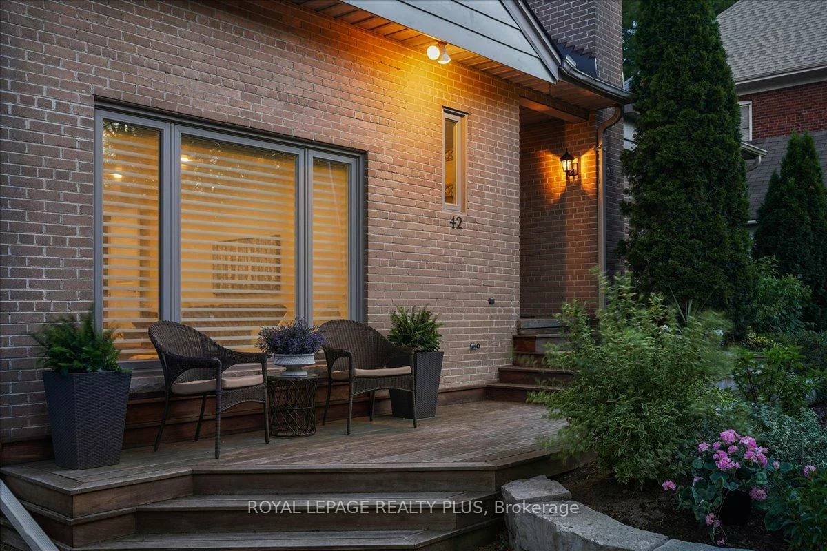 42, Roseview, Crosby, Richmond Hill