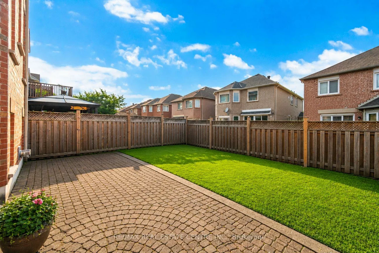 24, Futura, Rouge Woods, Richmond Hill
