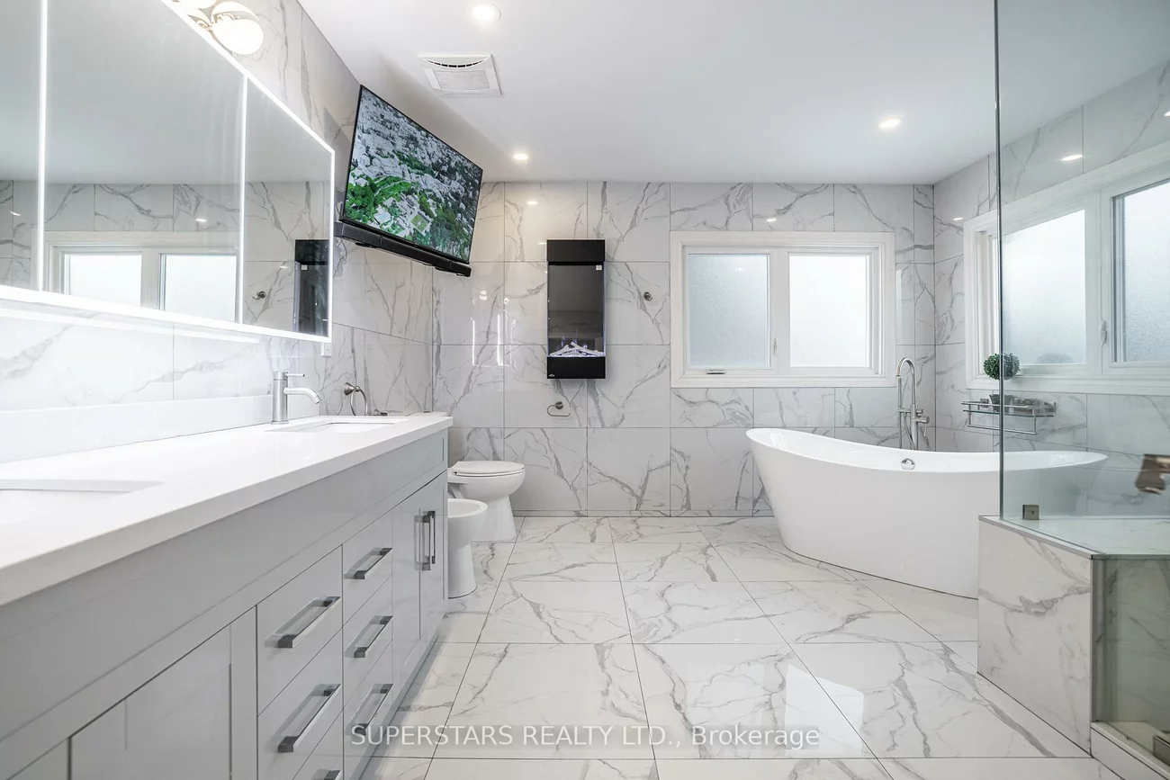 56, Cynthia, Oak Ridges, Richmond Hill