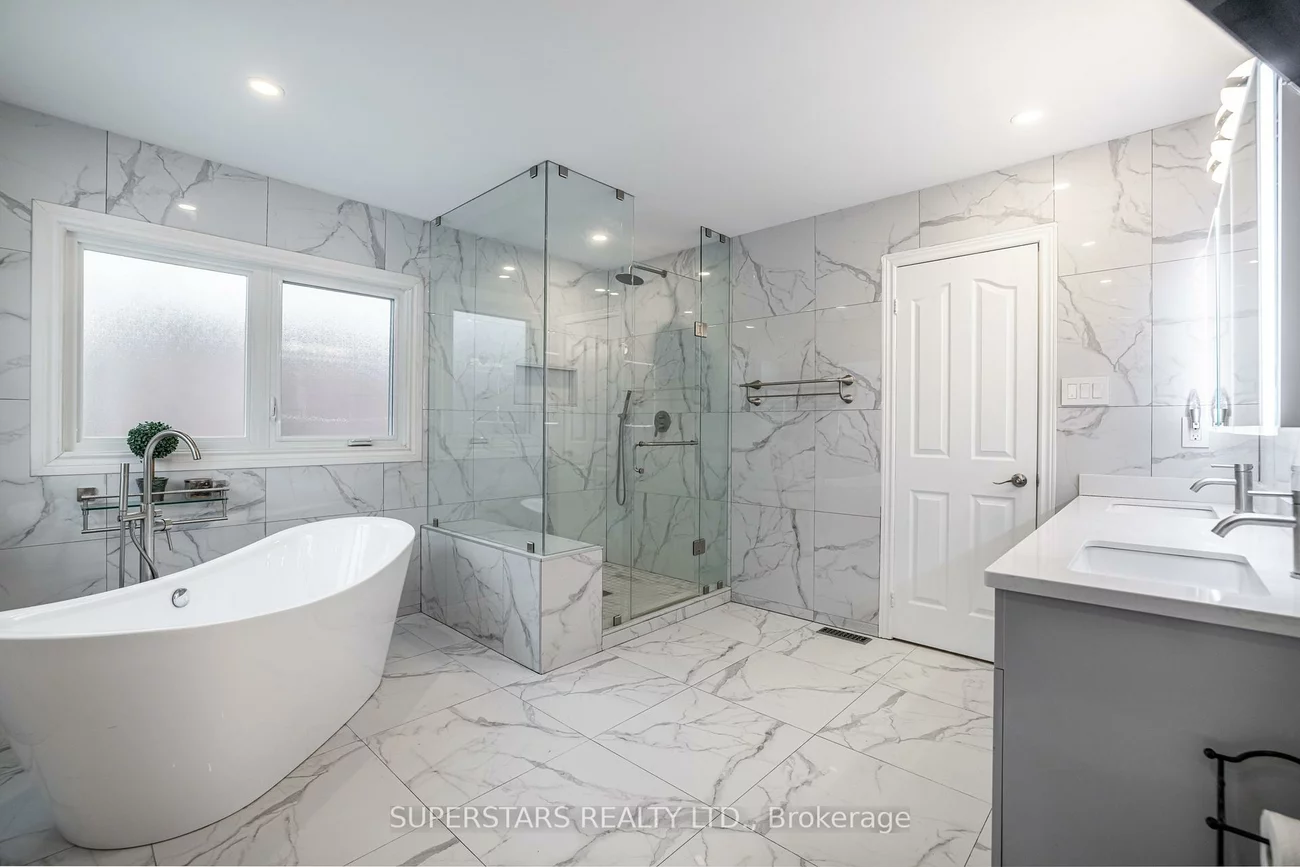 56, Cynthia, Oak Ridges, Richmond Hill