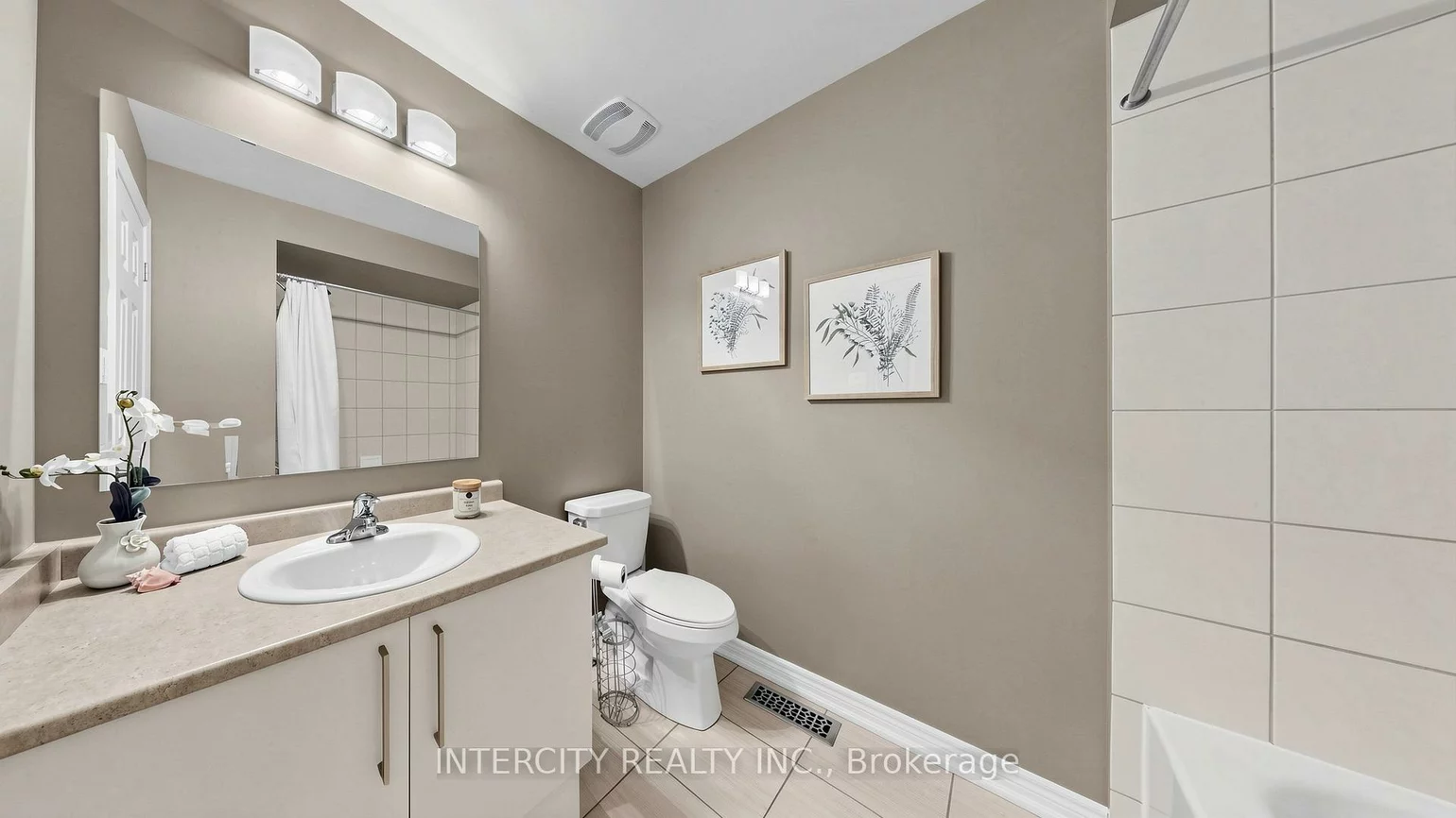 151, Silverwood, Devonsleigh, Richmond Hill