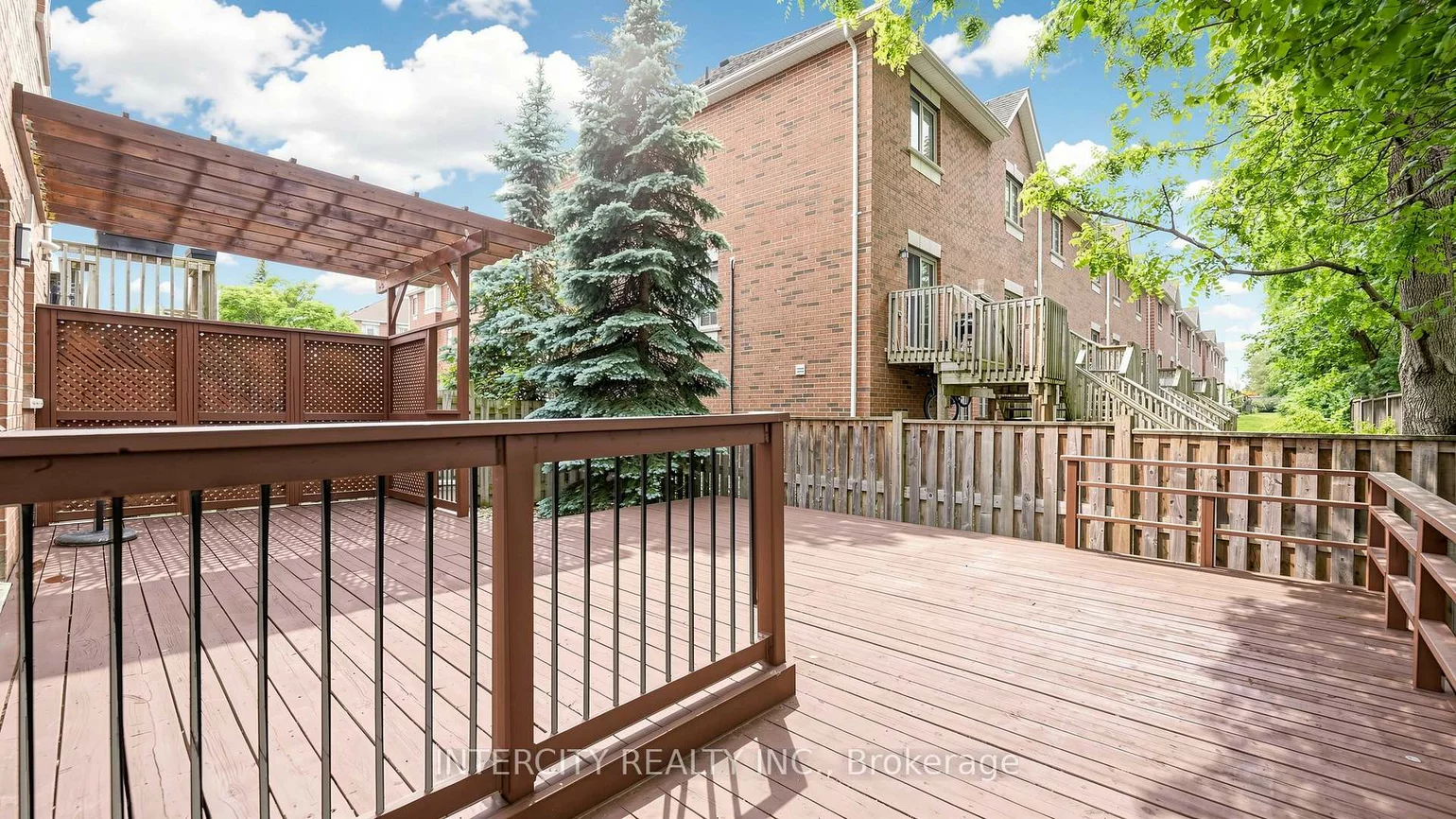 151, Silverwood, Devonsleigh, Richmond Hill