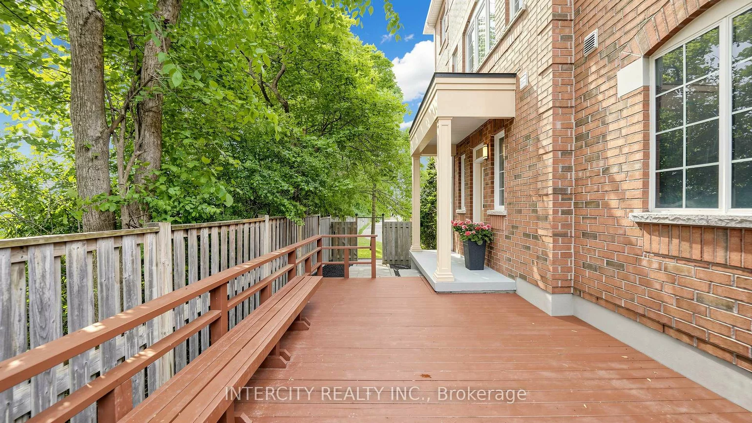 151, Silverwood, Devonsleigh, Richmond Hill