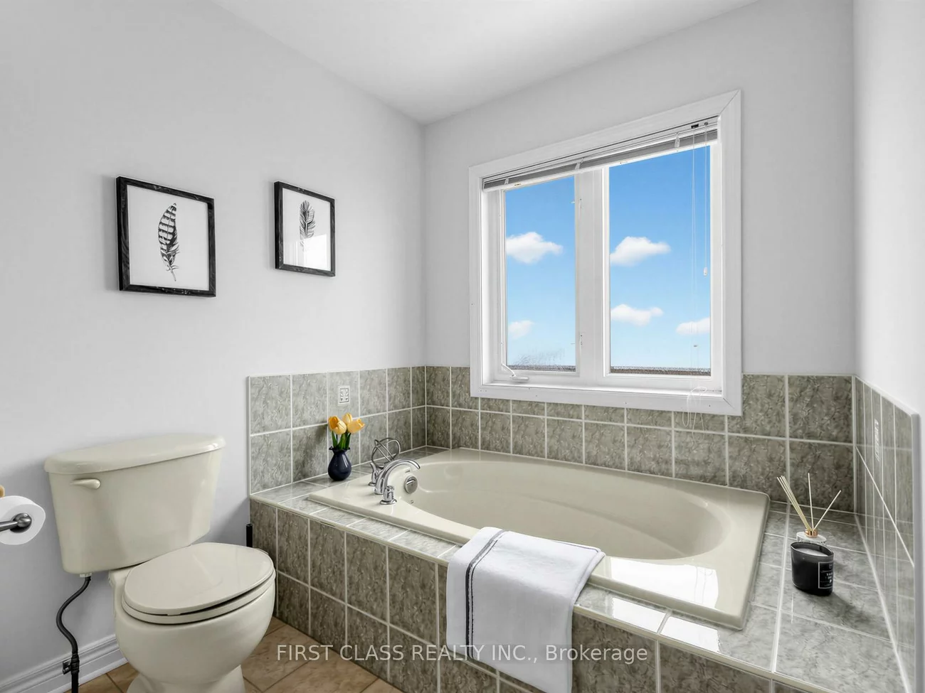 8, Townwood, Jefferson, Richmond Hill