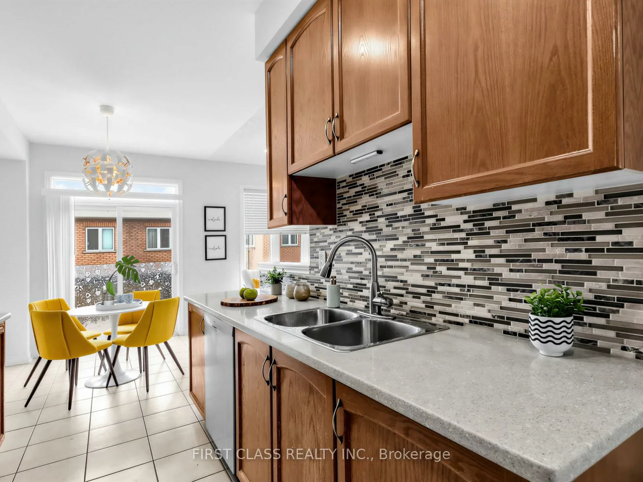 8, Townwood, Jefferson, Richmond Hill