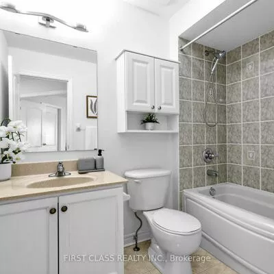 8, Townwood, Jefferson, Richmond Hill