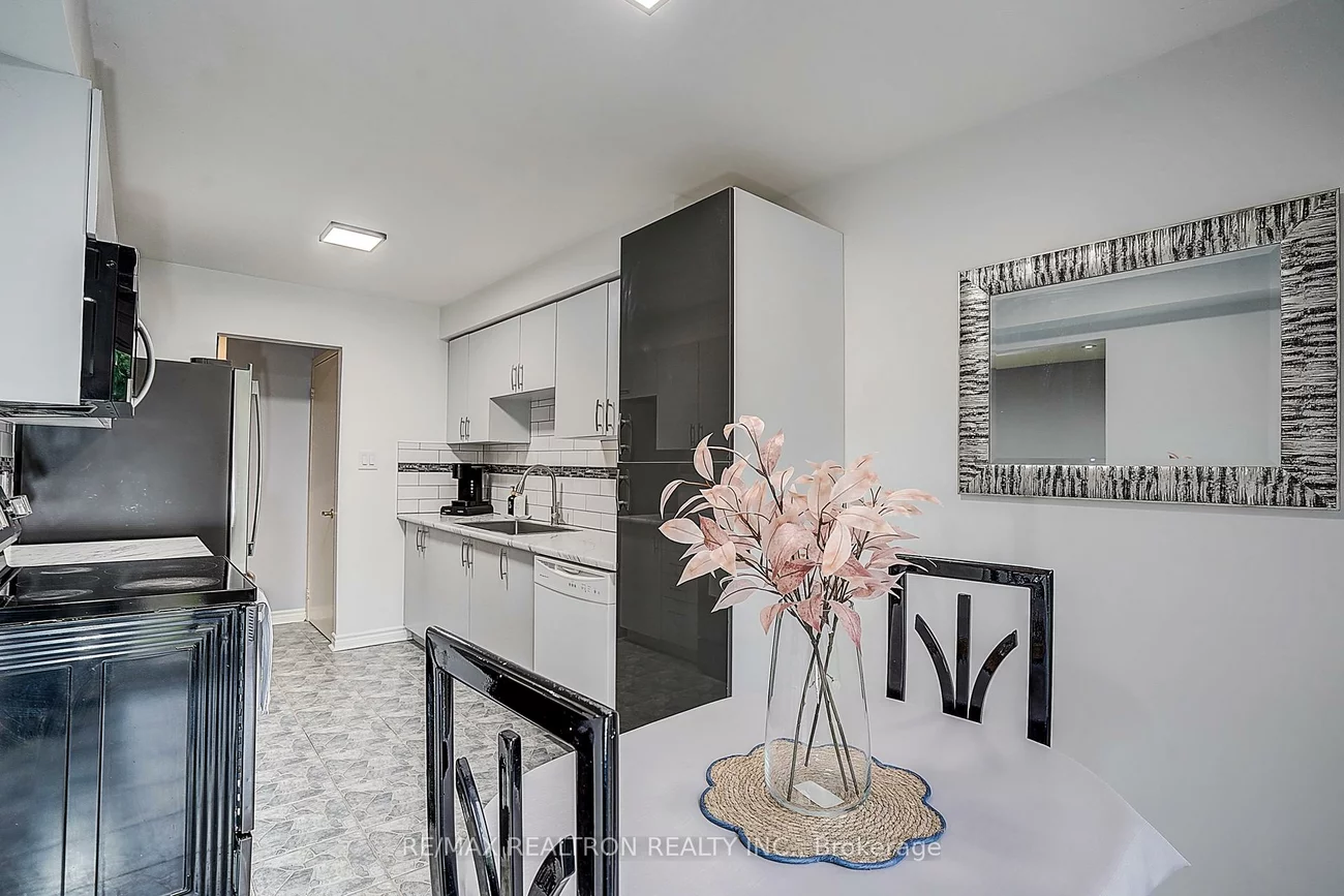 51, Steepleview, North Richvale, Richmond Hill
