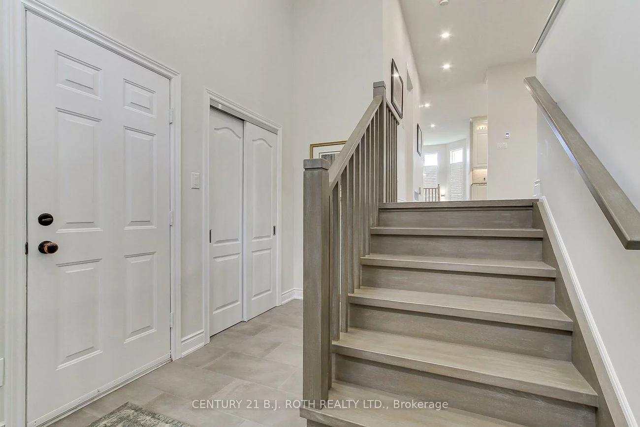 28, Poplar, Oak Ridges, Richmond Hill