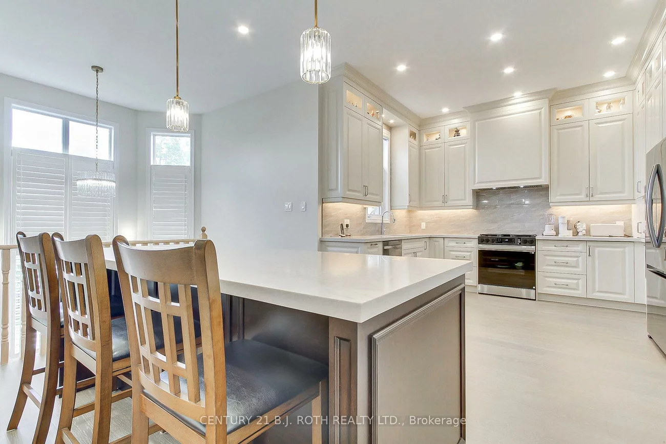 28, Poplar, Oak Ridges, Richmond Hill