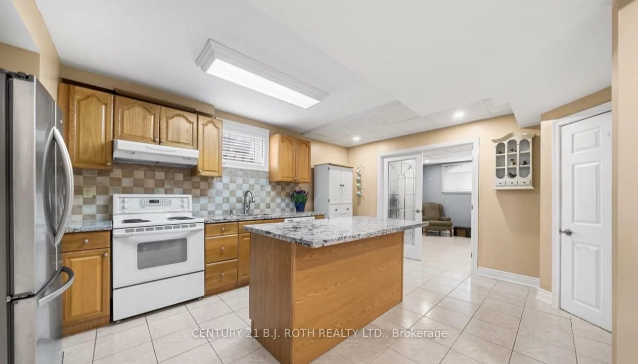 28, Poplar, Oak Ridges, Richmond Hill