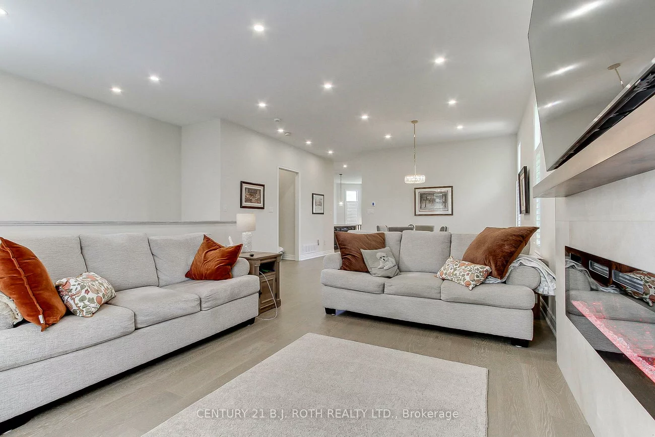 28, Poplar, Oak Ridges, Richmond Hill