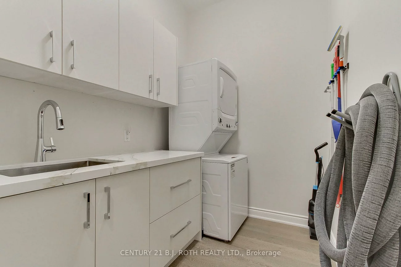 28, Poplar, Oak Ridges, Richmond Hill