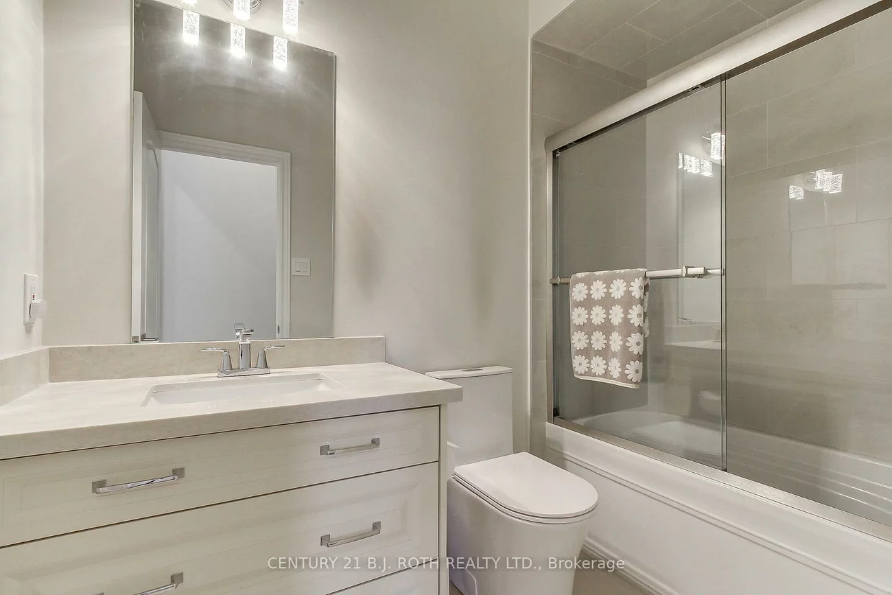 28, Poplar, Oak Ridges, Richmond Hill