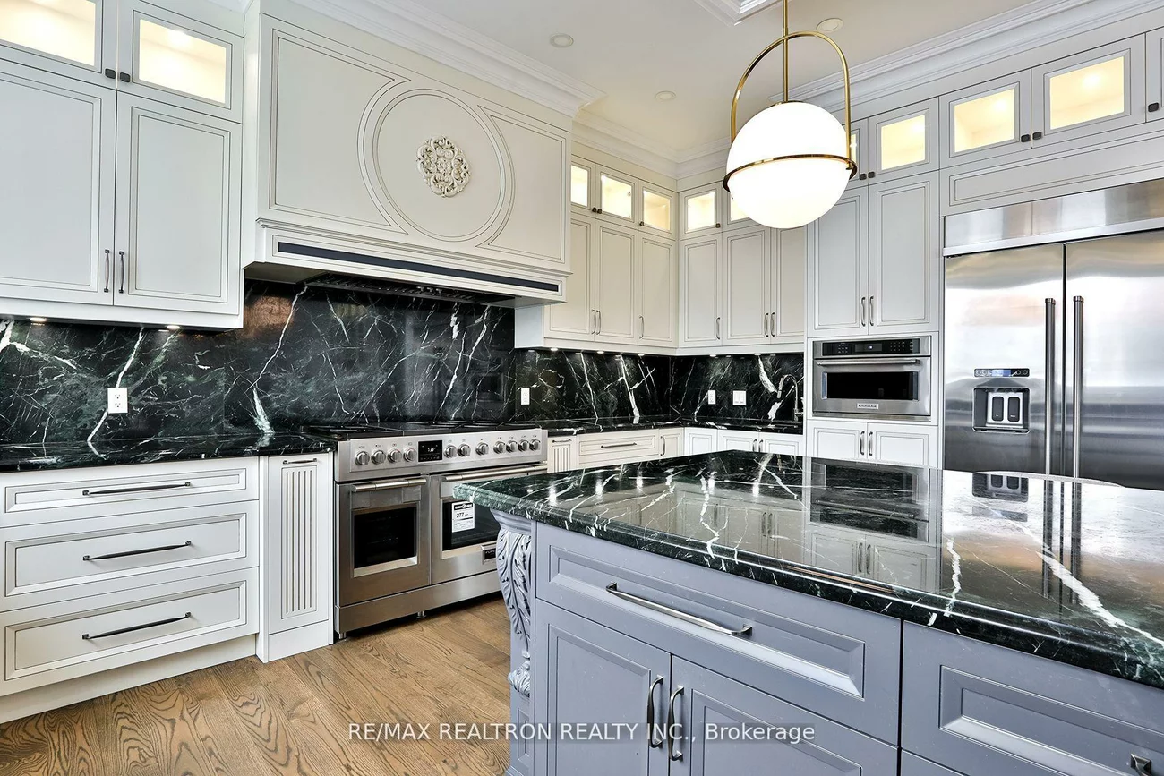 36, Sussex, Crosby, Richmond Hill
