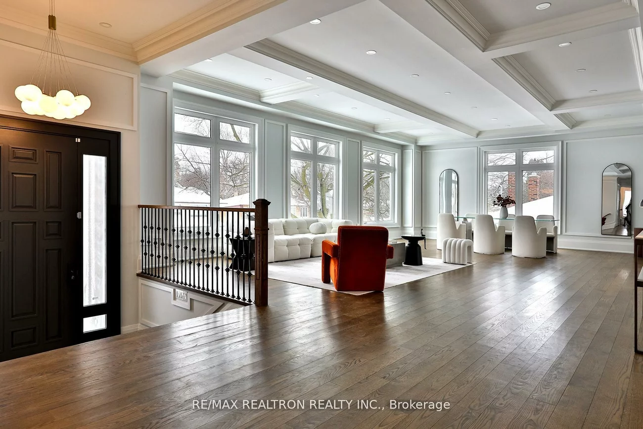 36, Sussex, Crosby, Richmond Hill