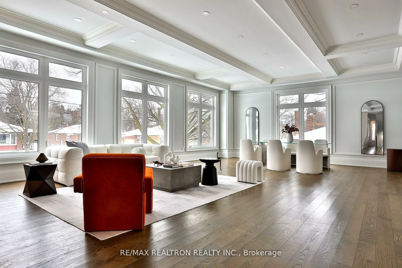 36, Sussex, Crosby, Richmond Hill