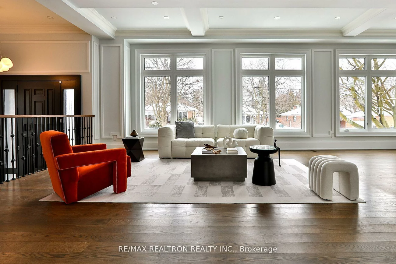 36, Sussex, Crosby, Richmond Hill
