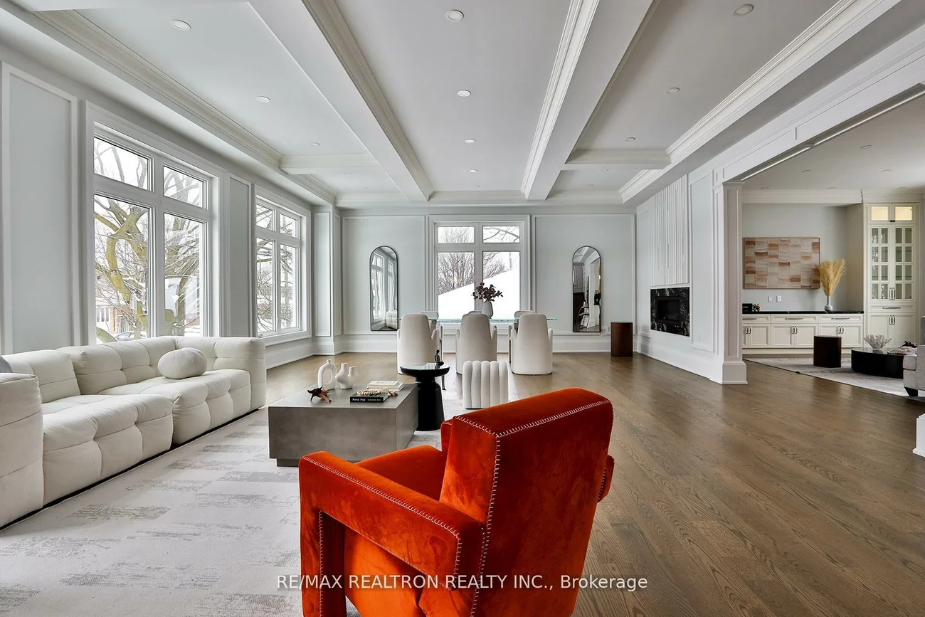 36, Sussex, Crosby, Richmond Hill