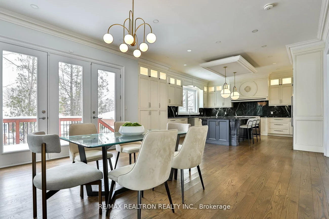 36, Sussex, Crosby, Richmond Hill