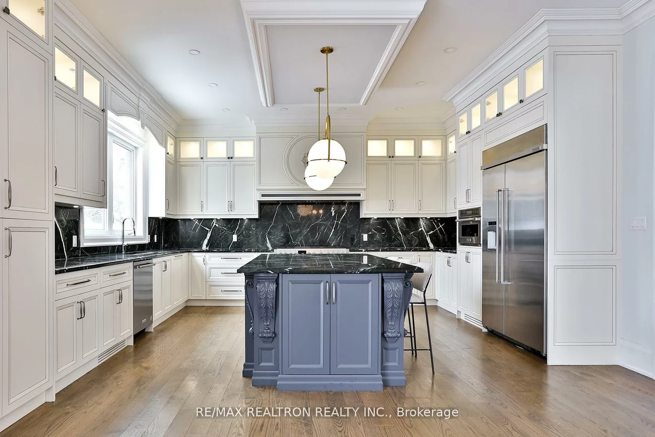 36, Sussex, Crosby, Richmond Hill